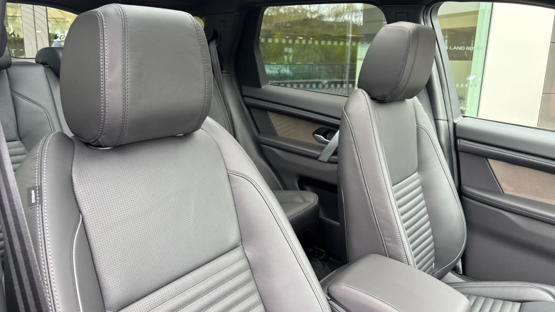 Land Rover Discovery Sport 2.0 D200 Metropolitan 5dr Auto [7 Seat] Diesel Station Wagon